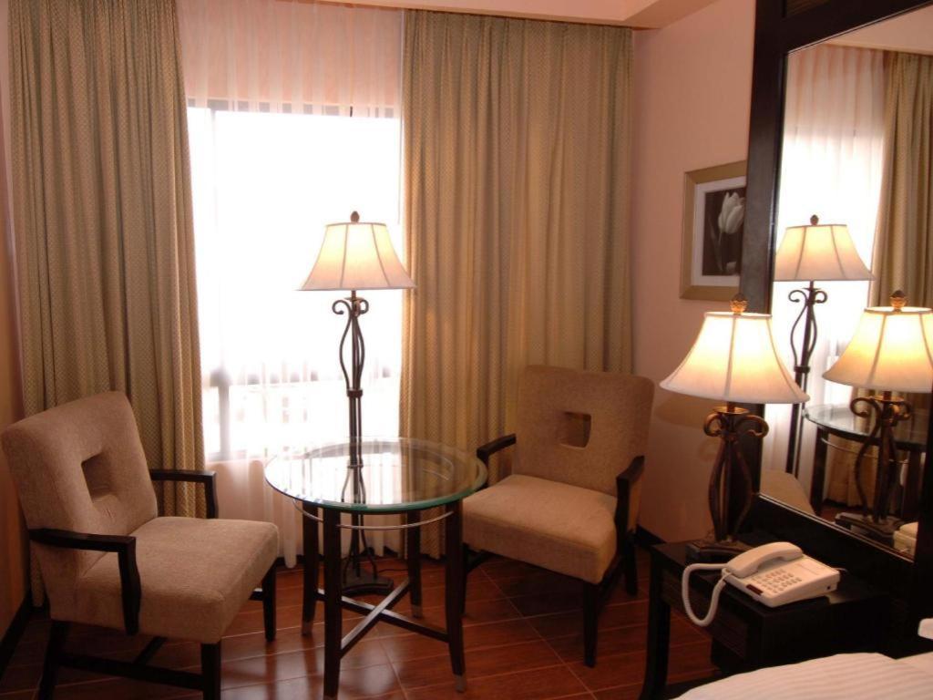 Planta Centro Bacolod Hotel & Residences Eksteriør bilde