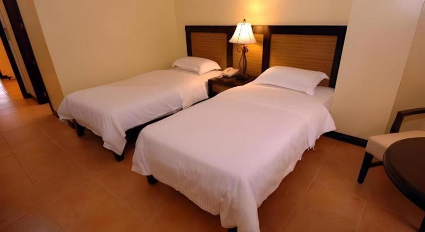 Planta Centro Bacolod Hotel & Residences Eksteriør bilde