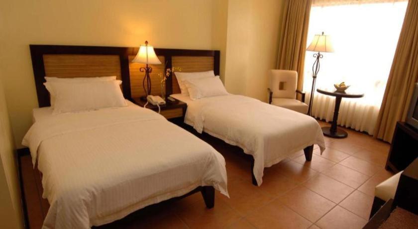 Planta Centro Bacolod Hotel & Residences Eksteriør bilde