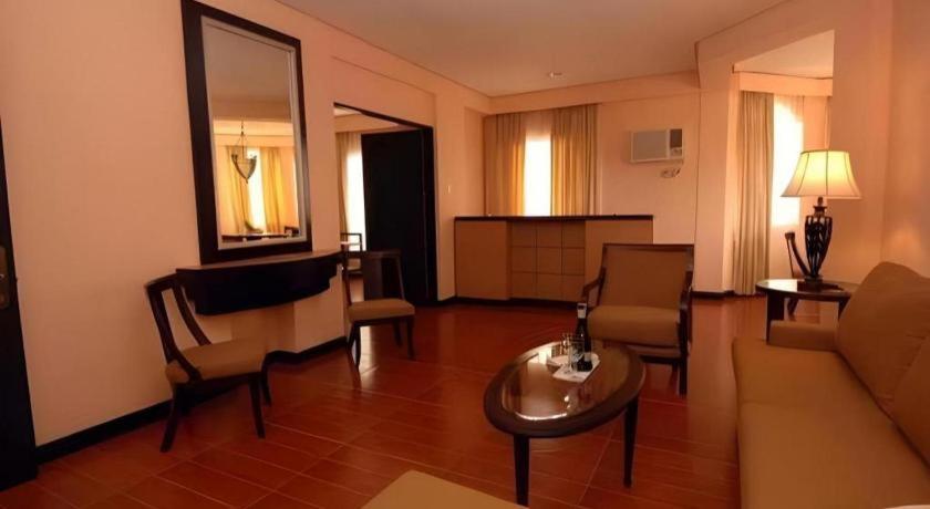 Planta Centro Bacolod Hotel & Residences Eksteriør bilde